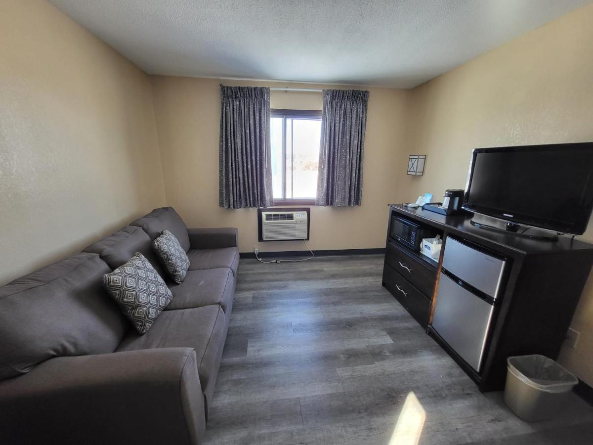 Howard Johnson By Wyndham Waterloo/Cedar Falls Esterno foto